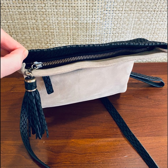 🌟2xHP🌟Black & Beige Textured Cowhide Leather & Suede Convertible Bag Art Hi… - Picture 3 of 15